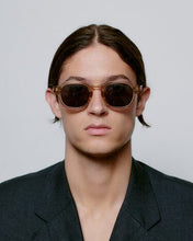 Laden Sie das Bild in den Galerie-Viewer, A. Kjærbede - Zan Sunglasses - Champagne Accessoires A. Kjærbede