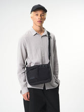 Laden Sie das Bild in den Galerie-Viewer, Aevor - Utility Sacoche - Black Accessoires Aevor