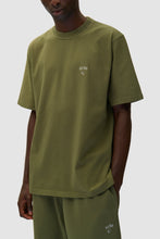 Laden Sie das Bild in den Galerie-Viewer, Arte Antwerp - Heart T-Shirt - Green T-Shirts Arte Antwerp