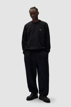 Laden Sie das Bild in den Galerie-Viewer, Arte Antwerp - Heart Crewneck Sweater - Black Pullover Arte Antwerp