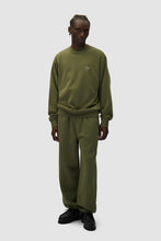 Laden Sie das Bild in den Galerie-Viewer, Arte Antwerp - Heart Crewneck Sweater - Green Pullover Arte Antwerp