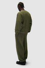 Laden Sie das Bild in den Galerie-Viewer, Arte Antwerp - Heart Crewneck Sweater - Green Pullover Arte Antwerp