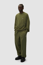 Laden Sie das Bild in den Galerie-Viewer, Arte Antwerp - Heart Crewneck Sweater - Green Pullover Arte Antwerp