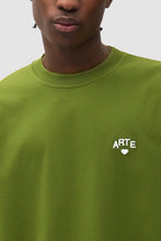 Laden Sie das Bild in den Galerie-Viewer, Arte Antwerp - Cor T-Shirt - green T-Shirts Arte Antwerp