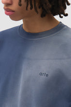 Laden Sie das Bild in den Galerie-Viewer, Arte Antwerp - Stencil Sunfade Longsleeve, Navy Longsleeves Arte Antwerp