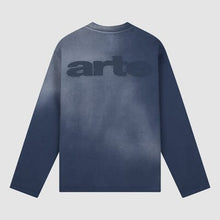 Laden Sie das Bild in den Galerie-Viewer, Arte Antwerp - Stencil Sunfade Longsleeve, Navy Longsleeves Arte Antwerp