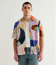 Laden Sie das Bild in den Galerie-Viewer, Wax London - Didcot Short-Sleeve Shirt - Multicolour Painted Shapes Hemden Wax London