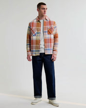 Laden Sie das Bild in den Galerie-Viewer, Wax London - Whiting Overshirt - Multicolour Pastel Bude Check Hemden Wax London