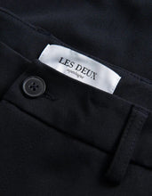 Laden Sie das Bild in den Galerie-Viewer, Les Deux - Como Reg Suit Pants - Dark Navy Hosen Les Deux