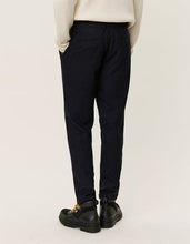 Laden Sie das Bild in den Galerie-Viewer, Les Deux - Como Reg Wool Suit Pants - Dark Navy Melange Hosen Les Deux