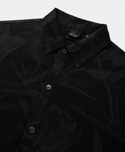 Laden Sie das Bild in den Galerie-Viewer, Daily Paper - Laser Denim Shirt - Black Floral Hemden Daily Paper