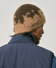 Laden Sie das Bild in den Galerie-Viewer, Gramicci - Mohair Splatter Beanie - TAUPE SPLATTER