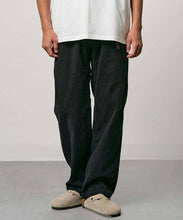 Laden Sie das Bild in den Galerie-Viewer, Gramicci - Corduroy Gramicci Pant - BLACK