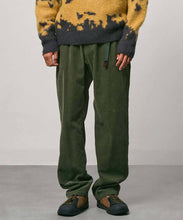 Laden Sie das Bild in den Galerie-Viewer, Gramicci - Corduroy Gramicci Pant - TONED OLIVE