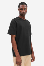Laden Sie das Bild in den Galerie-Viewer, Elvine - T-Shirt Hadar - Black T-Shirts Elvine