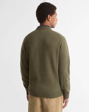 Laden Sie das Bild in den Galerie-Viewer, Barbour - Newtown Pullover - mid olive Pullover Barbour
