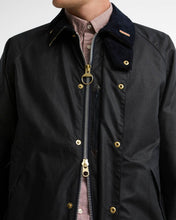 Laden Sie das Bild in den Galerie-Viewer, Barbour - Icons Transport - Navy Jacken Barbour