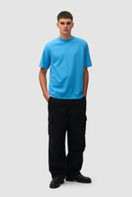 Laden Sie das Bild in den Galerie-Viewer, Arte Antwerp - Blurry Back Print - blue T-Shirts Arte Antwerp
