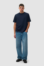 Laden Sie das Bild in den Galerie-Viewer, Arte Antwerp - Blurry Back Print - navy T-Shirts Arte Antwerp
