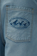Laden Sie das Bild in den Galerie-Viewer, Arte Antwerp - Denim Inside/Out Shorts - Bleach Hosen Arte Antwerp