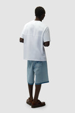 Laden Sie das Bild in den Galerie-Viewer, Arte Antwerp - Denim Inside/Out Shorts - Bleach Hosen Arte Antwerp