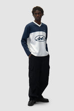 Laden Sie das Bild in den Galerie-Viewer, Arte Antwerp - Circle Logo Longsleeve - White/Navy Longsleeves Arte Antwerp