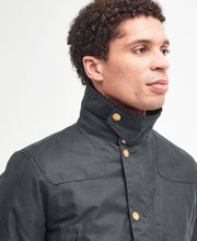 Laden Sie das Bild in den Galerie-Viewer, Barbour - Reelin Wachsjacke - Sage Jacken Barbour