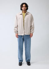 Laden Sie das Bild in den Galerie-Viewer, New Amsterdam - Coach Jacket - Warm Sand Jacken New Amsterdam