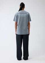 Laden Sie das Bild in den Galerie-Viewer, New Amsterdam - Logo Tee - Grey T-Shirts New Amsterdam