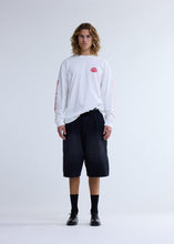 Laden Sie das Bild in den Galerie-Viewer, New Amsterdam - LOGO LONGSLEEVE WASHED WHITE/DEEP RED Longsleeves New Amsterdam