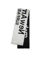 Laden Sie das Bild in den Galerie-Viewer, New Amsterdam - Logo Scarf - Black/White Accessoires New Amsterdam