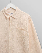Laden Sie das Bild in den Galerie-Viewer, Wax London - Shelly Seersucker Corduroy Hemd - Stone Hemden Wax London