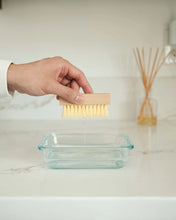 Laden Sie das Bild in den Galerie-Viewer, Jason Markk - Essential Kit 4oz. Geschenkartikel Jason Markk