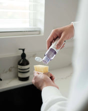 Laden Sie das Bild in den Galerie-Viewer, Jason Markk - Essential Kit 4oz. Geschenkartikel Jason Markk