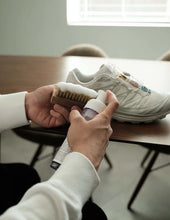 Laden Sie das Bild in den Galerie-Viewer, Jason Markk - RTU Foam 7oz. Geschenkartikel Jason Markk