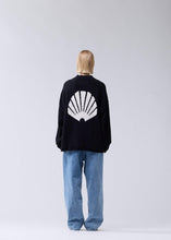 Laden Sie das Bild in den Galerie-Viewer, New Amsterdam - Logo Cardigan - Black Sweatshirts New Amsterdam
