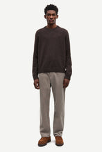 Laden Sie das Bild in den Galerie-Viewer, Samsøe Samsøe - Isak Knit Sweater - Turkish Coffee Pullover Samsøe Samsøe
