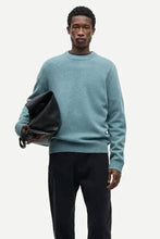 Laden Sie das Bild in den Galerie-Viewer, Samsøe Samsøe - ISAK KNIT SWEATER - Stormy Sea Pullover Samsøe Samsøe
