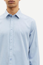 Laden Sie das Bild in den Galerie-Viewer, Samsøe Samsøe - Saliam NX Shirt 10504 - Subdued Blue Hemden Samsøe Samsøe
