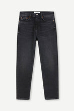 Laden Sie das Bild in den Galerie-Viewer, Samsøe Samsøe - Cosmo Jeans 14605 - Black Blizzard Hosen Samsøe Samsøe
