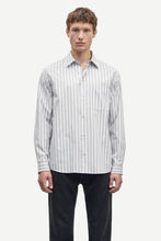 Laden Sie das Bild in den Galerie-Viewer, Samsøe Samsøe - Sadamon J Shirt 13072 - Sedona Sage St. Hemden Samsøe Samsøe

