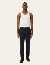 Laden Sie das Bild in den Galerie-Viewer, Les Deux - Como Reg Suit Pants - Dark Navy Hosen Les Deux
