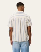 Laden Sie das Bild in den Galerie-Viewer, Les Deux - Lawson Stripe SS Shirt - Eggnog White Hemden Les Deux
