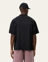 Laden Sie das Bild in den Galerie-Viewer, Les Deux - Esmay Shell Knitted Polo - Hector Plissé SS Shirt - Black Hemden Les Deux
