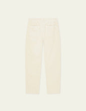 Laden Sie das Bild in den Galerie-Viewer, Les Deux - Corduroy Tapered Pants - Ivory Hosen Les Deux

