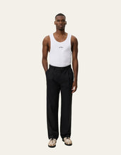 Laden Sie das Bild in den Galerie-Viewer, Les Deux - Reece Pleated Twill Suit Pants - Black Hosen Les Deux

