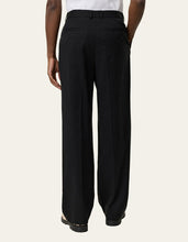 Laden Sie das Bild in den Galerie-Viewer, Les Deux - Reece Pleated Twill Suit Pants - Black Hosen Les Deux
