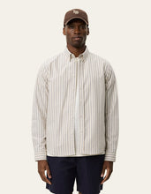 Laden Sie das Bild in den Galerie-Viewer, Les Deux - Konrad Striped Oxford Shirt - Eggnog whtie Sweatshirts Les Deux
