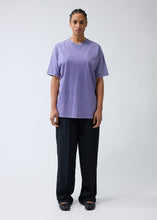 Laden Sie das Bild in den Galerie-Viewer, New Amsterdam - Logo Tee - Purple Haze T-Shirts New Amsterdam
