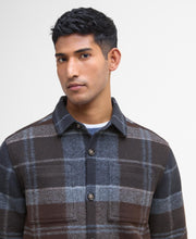Laden Sie das Bild in den Galerie-Viewer, Barbour - Chapter Overshirt - Midnight Oak Tartan Hemden Barbour
